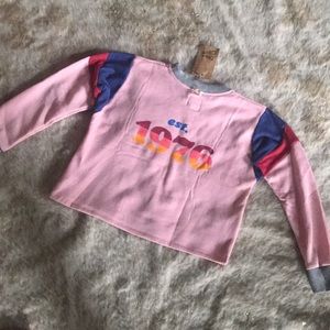 🌿 Benefit Cosmetics Camp Collection Sweater 🌿